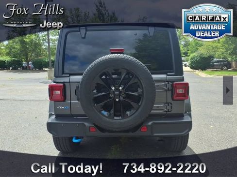 Used 2023 Jeep Wrangler Unlimited Sahara w/ Cold Weather Group AWD/4WD image 7