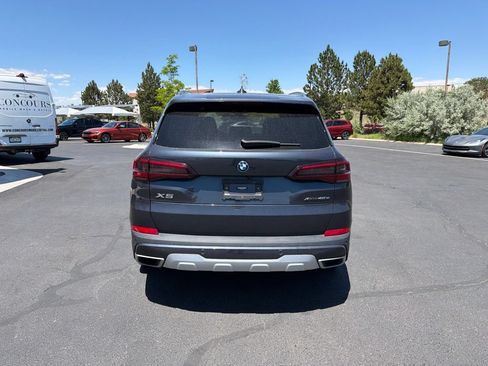 Used 2022 BMW X5 xDrive45e w/ Climate Comfort Package AWD/4WD image 4