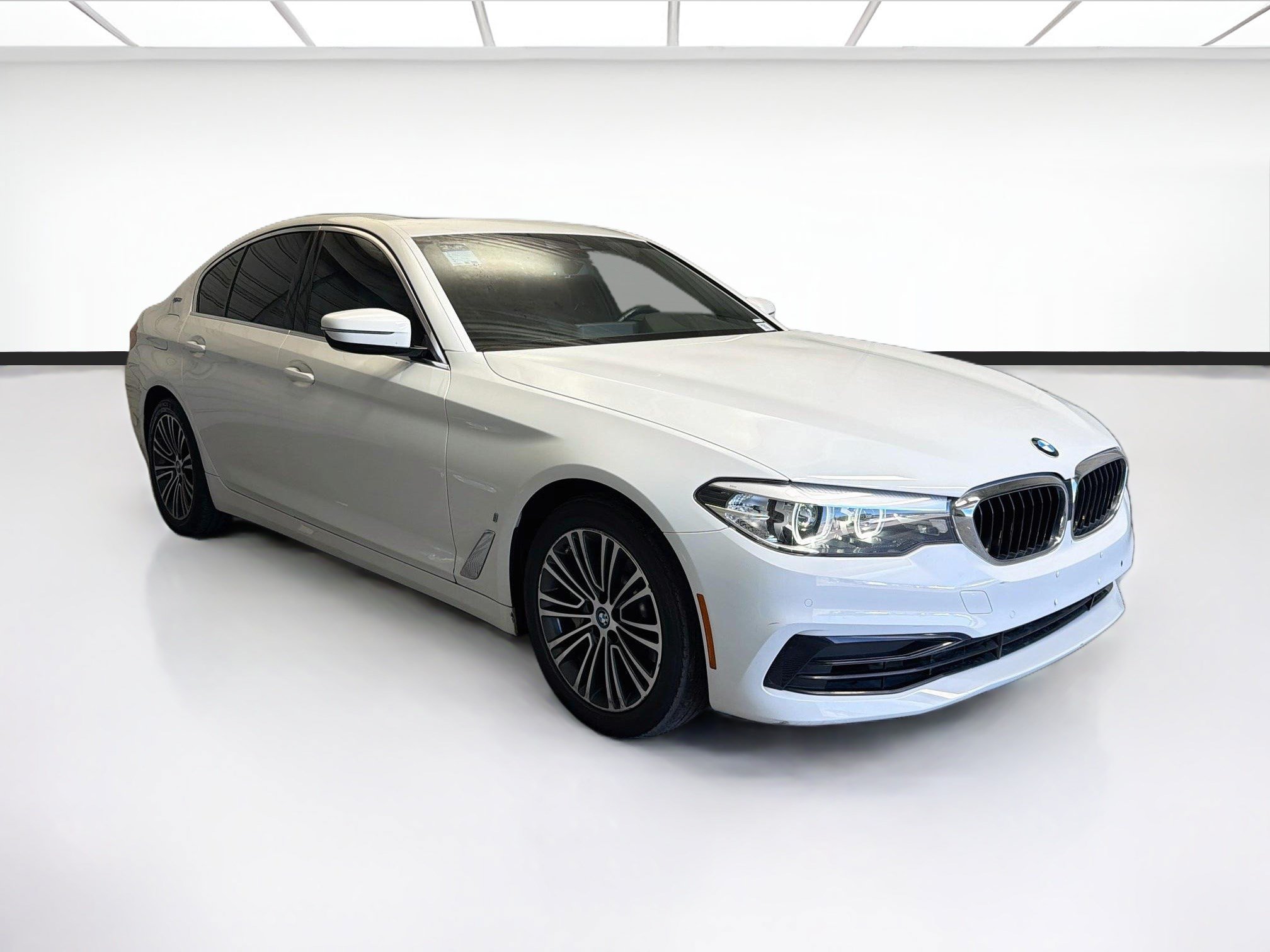 Used 2019 BMW 530e w/ Convenience Package RWD image 3