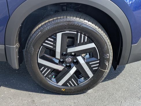 New 2026 Nissan Kicks SV FWD image 11