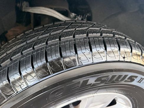 Used 2019 GMC Sierra 1500 SLE w/ SLE Value Package image 6