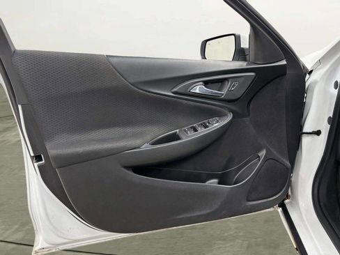 Used 2017 Chevrolet Malibu LT w/ Driver Confidence Package image 10