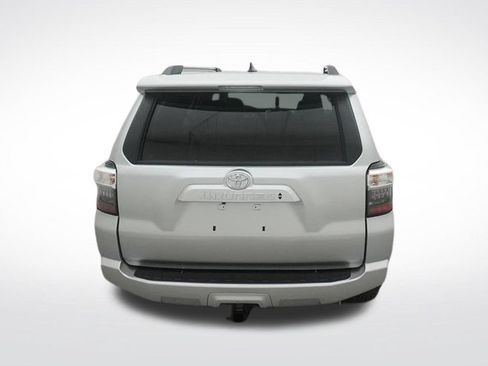 Used 2022 Toyota 4Runner SR5 Premium w/ Moonroof Package AWD/4WD image 9