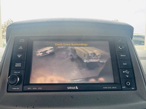Used 2008 Chrysler Town & Country Touring FWD image 40