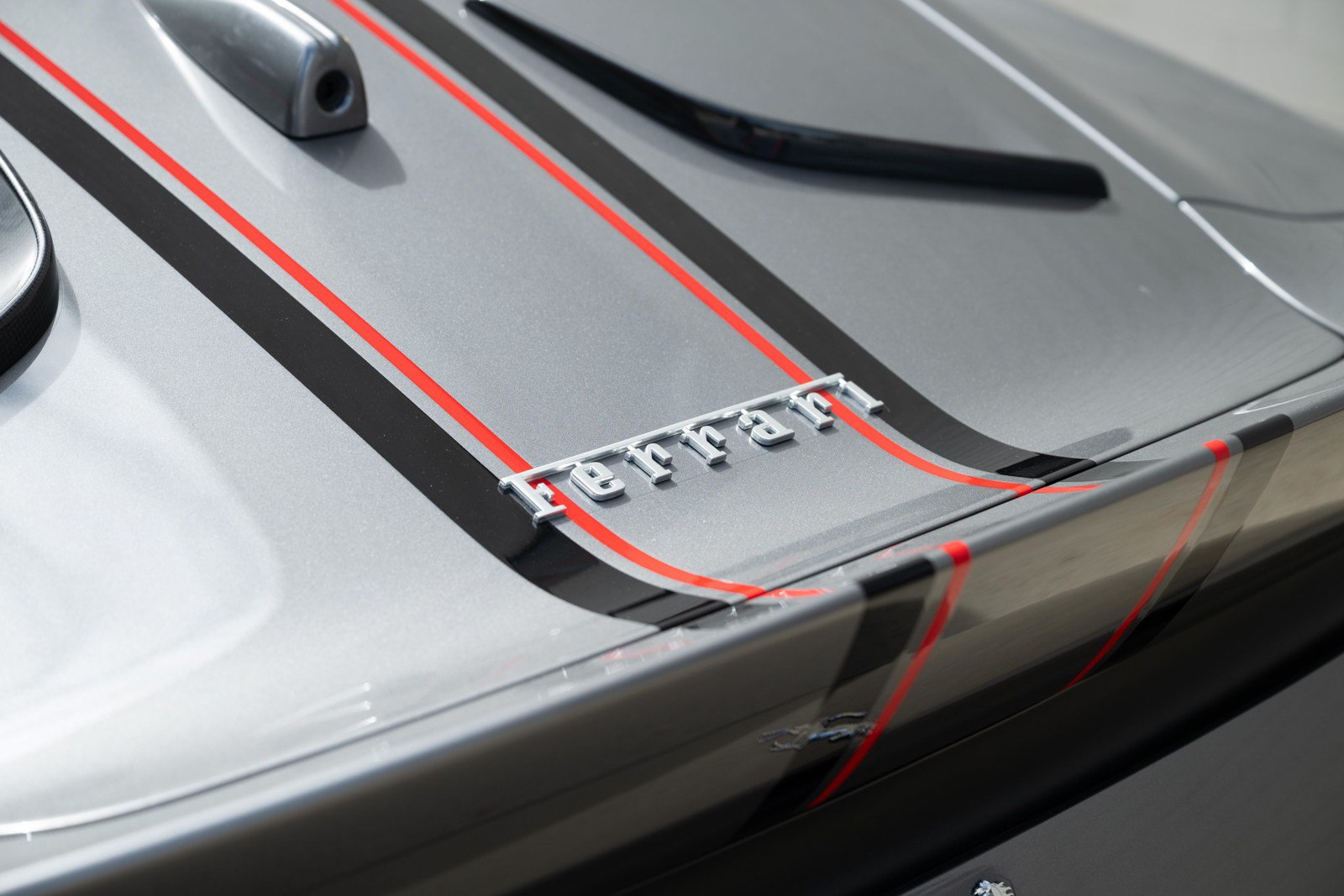 Used 2022 Ferrari 812 Competizione RWD image 25