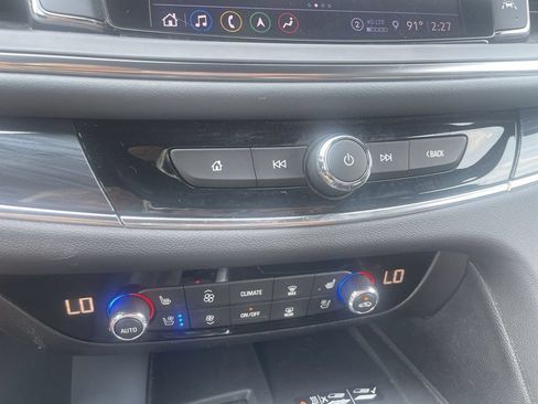 Used 2024 Buick Enclave Premium AWD/4WD image 26