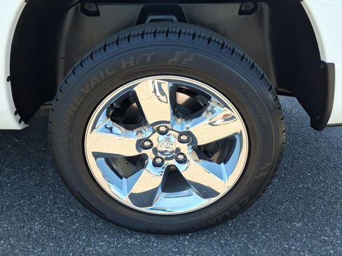 Used 2019 RAM 1500 Express w/ Express Value Package AWD/4WD image 17