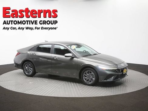 Used 2024 Hyundai Elantra SEL FWD image 46