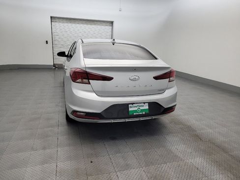 Used 2019 Hyundai Elantra Limited w/ Ultimate Package 02 FWD image 6