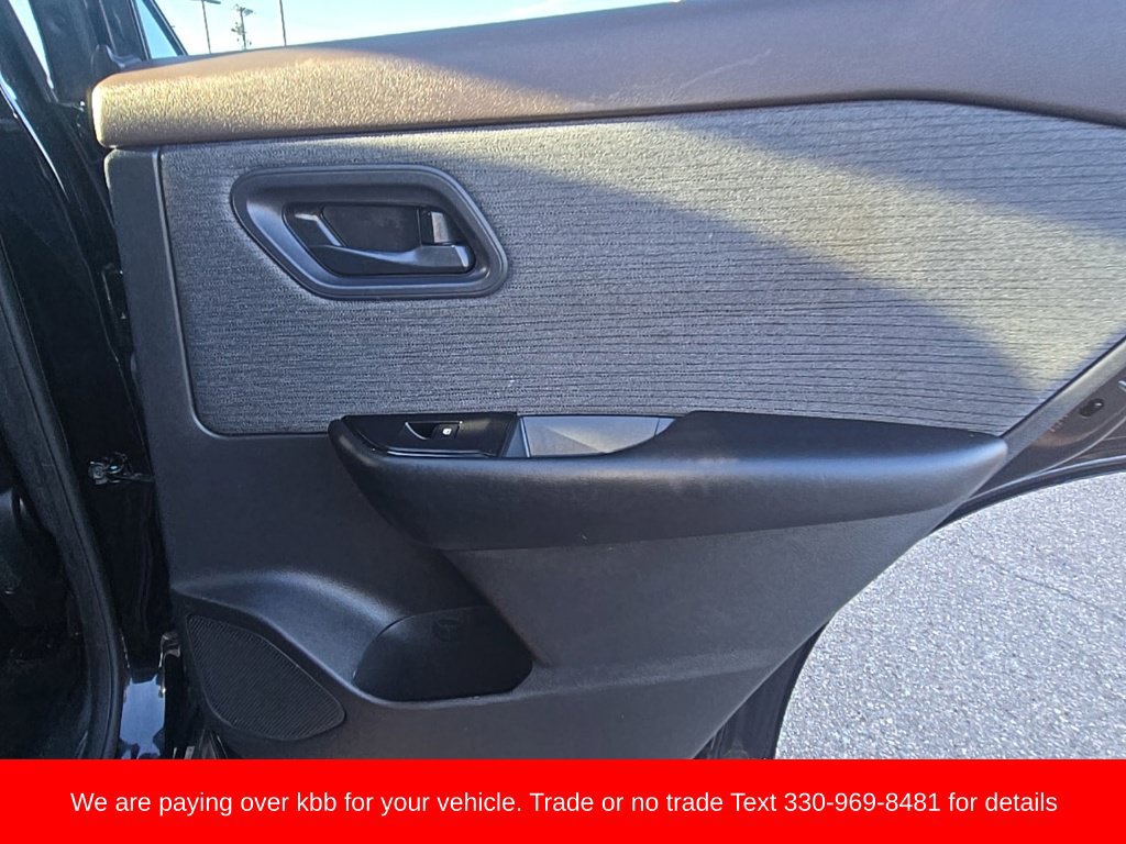 Used 2023 Nissan Rogue S AWD/4WD image 24