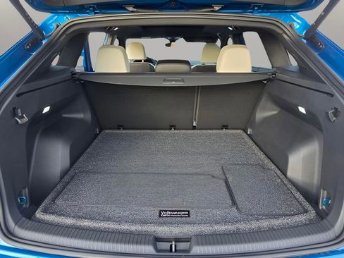 Used 2025 Volkswagen Atlas Cross Sport SEL Premium R-Line image 30