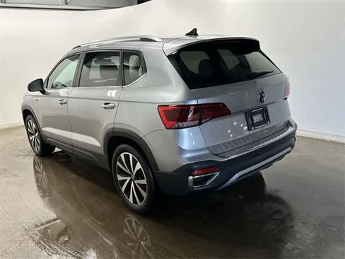 Certified 2023 Volkswagen Taos SE image 30