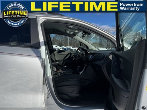 Certified 2022 Chevrolet Trax LT w/ Redline Edition image 37