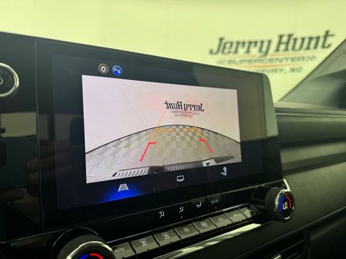 Used 2025 Chevrolet Colorado Trail Boss AWD/4WD image 3