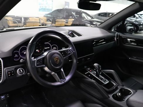 Used 2021 Porsche Cayenne image 13