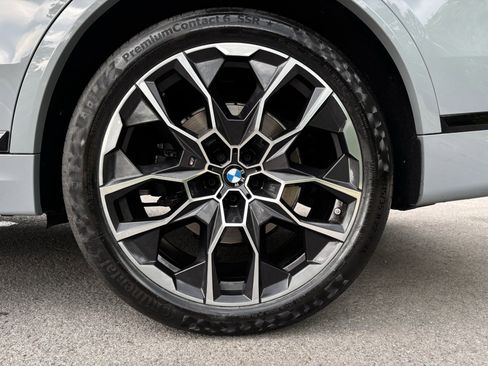 Used 2025 BMW X7 xDrive40i w/ M Sport Package AWD/4WD image 58