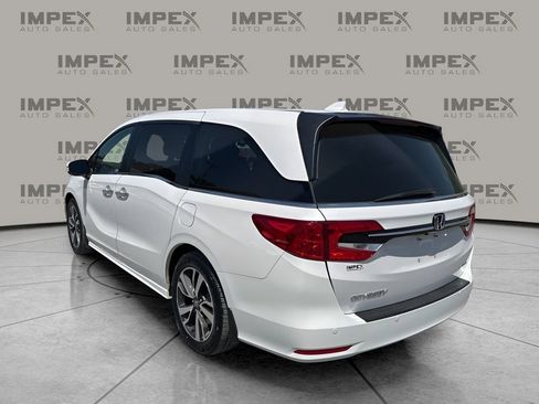 Used 2023 Honda Odyssey Touring image 3