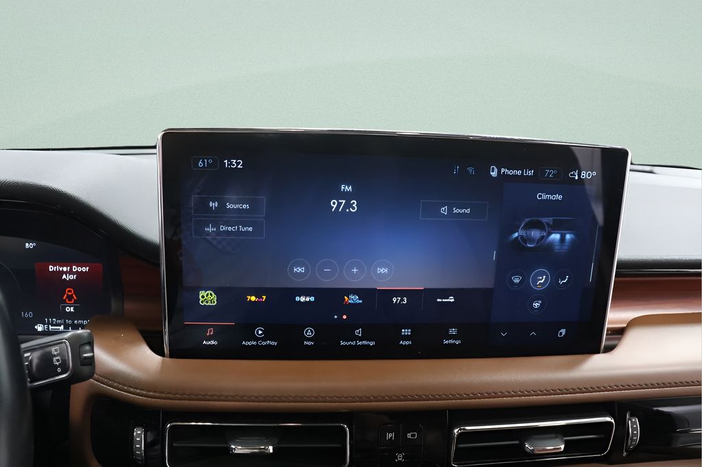 Used 2023 Lincoln Nautilus Reserve AWD/4WD image 11