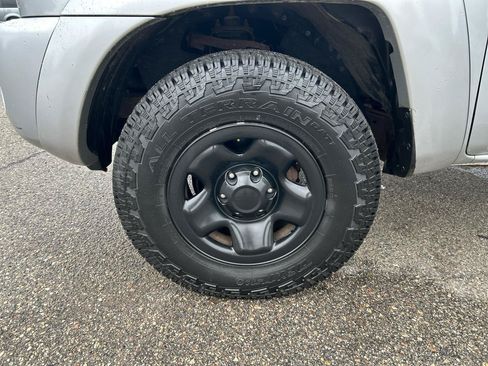 Used 2005 Toyota Tacoma PreRunner RWD image 30