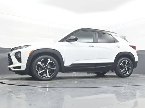 Used 2021 Chevrolet TrailBlazer RS w/ Sun and Liftgate Package FWD image 25