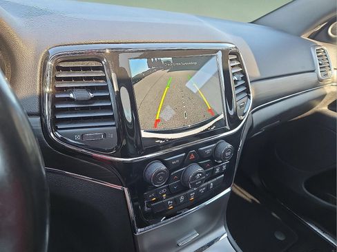 Used 2021 Jeep Grand Cherokee Limited AWD/4WD image 17