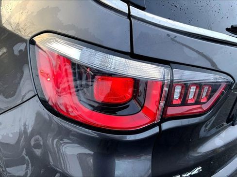 Used 2020 Jeep Compass Latitude w/ Cold Weather Group image 27