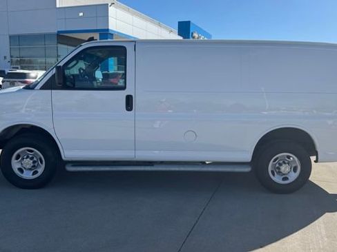 Used 2024 Chevrolet Express 2500 w/ Driver Convenience Package image 5