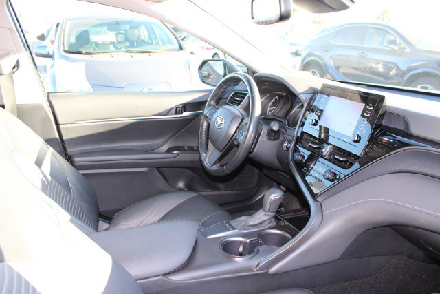 Used 2024 Toyota Camry SE w/ Convenience Package FWD image 5