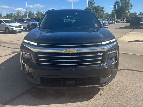 Used 2026 Chevrolet Traverse LT AWD/4WD image 8
