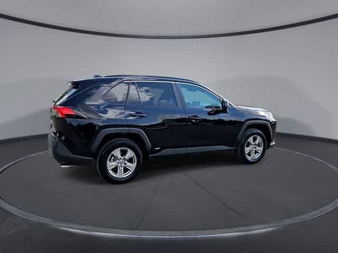 Used 2024 Toyota RAV4 LE AWD/4WD image 8