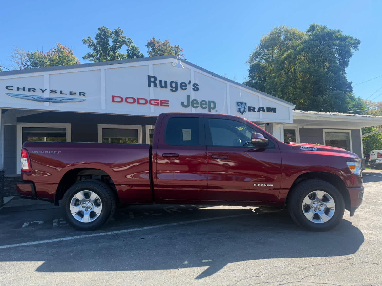 Used 2022 RAM 1500 Big Horn AWD/4WD image 2