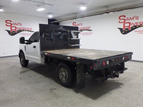 Used 2021 Ford F250 XL w/ Power Equipment Group RWD image 2