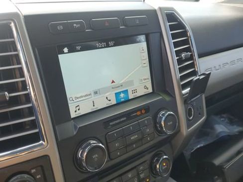 Used 2017 Ford F250 Lariat w/ Lariat Ultimate Package image 9