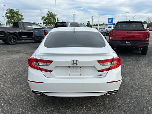 Used 2018 Honda Accord Sport image 12