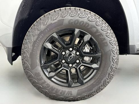 Used 2025 Chevrolet Colorado Z71 w/ Midnight Edition image 31