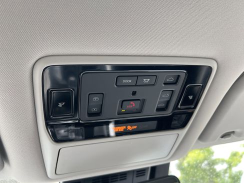 Certified 2025 Toyota Grand Highlander FWD image 6