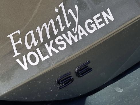 New 2026 Volkswagen Tiguan SE R-Line FWD image 9