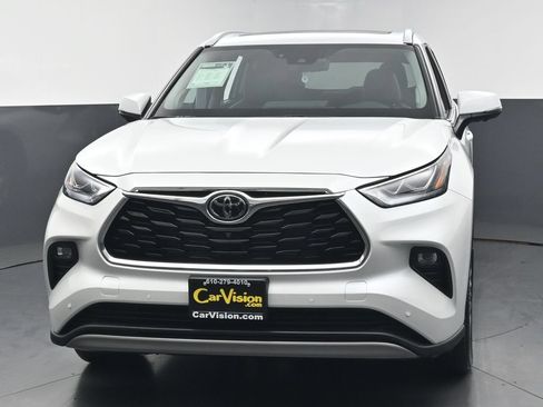 Used 2026 Toyota Highlander Platinum AWD/4WD image 6