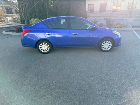 Used 2015 Nissan Versa SV image 6