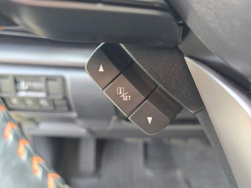 Used 2022 Subaru Crosstrek 2.0i Premium w/ Moonroof Package image 31