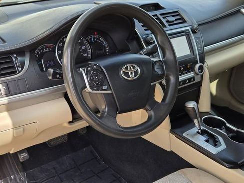 Used 2012 Toyota Camry LE image 17