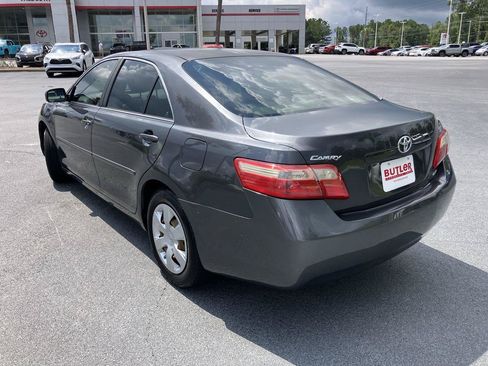 Used 2009 Toyota Camry LE FWD image 3