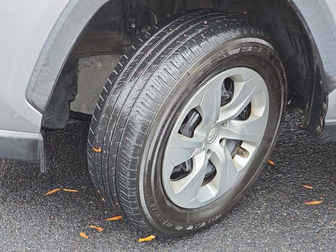 Used 2019 Toyota RAV4 LE image 30