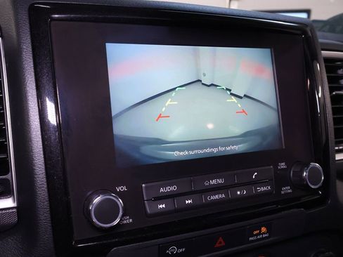 Used 2023 Nissan Frontier SV image 28