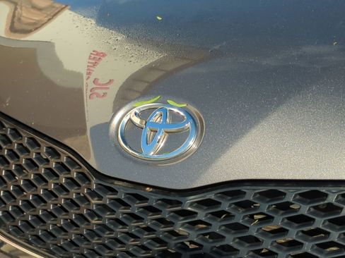 Used 2017 Toyota Sienna SE image 12