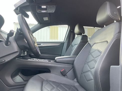 Used 2025 Volkswagen Atlas Cross Sport SE image 29