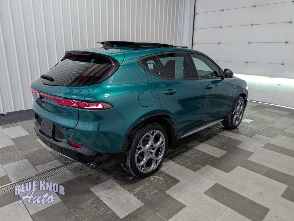 Used 2024 Alfa Romeo Tonale Ti w/ Active Assist Package AWD/4WD image 4