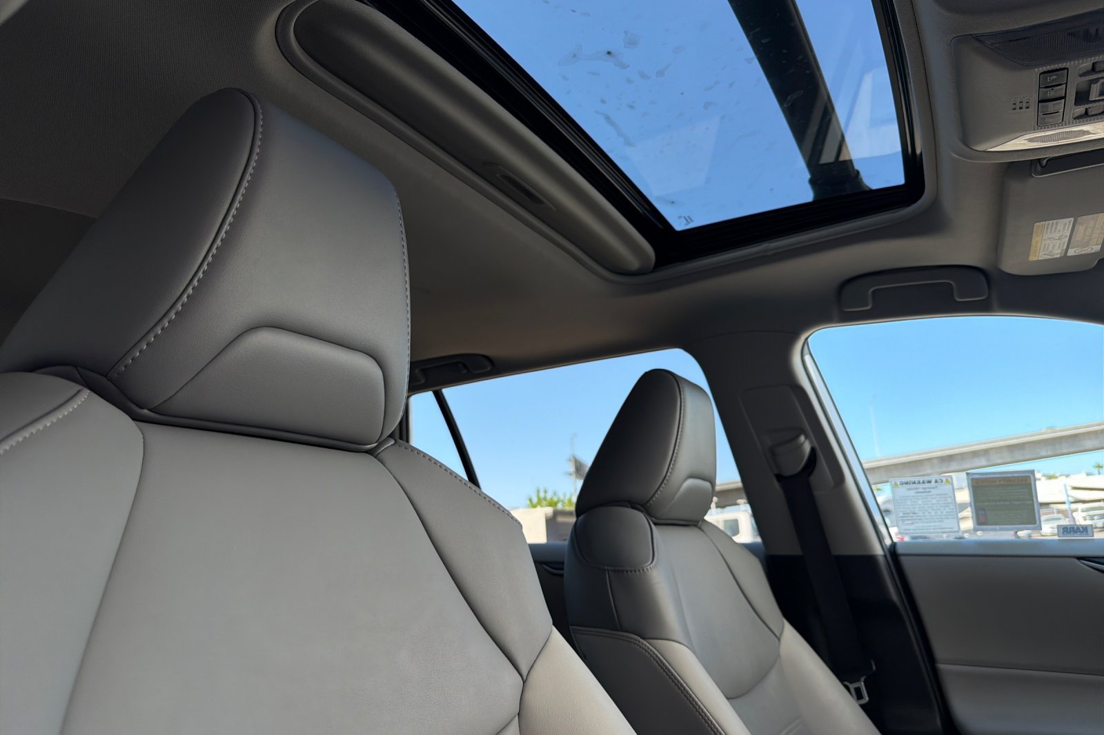 Used 2021 Toyota RAV4 XLE Premium FWD image 16