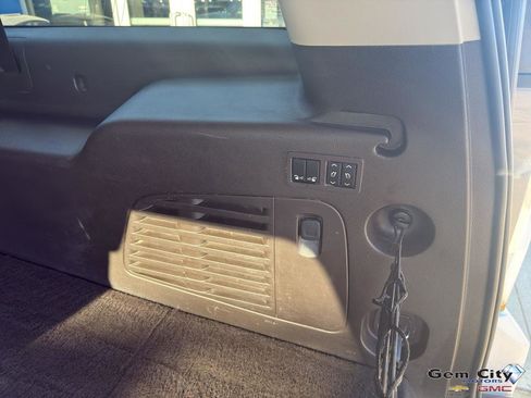 Used 2018 GMC Yukon XL Denali w/ Open Road Package image 9