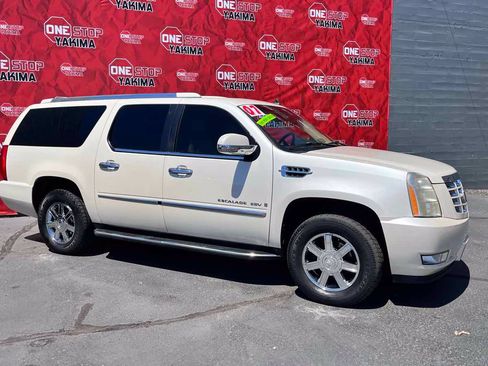 Used 2007 Cadillac Escalade ESV AWD w/ Information Package image 3